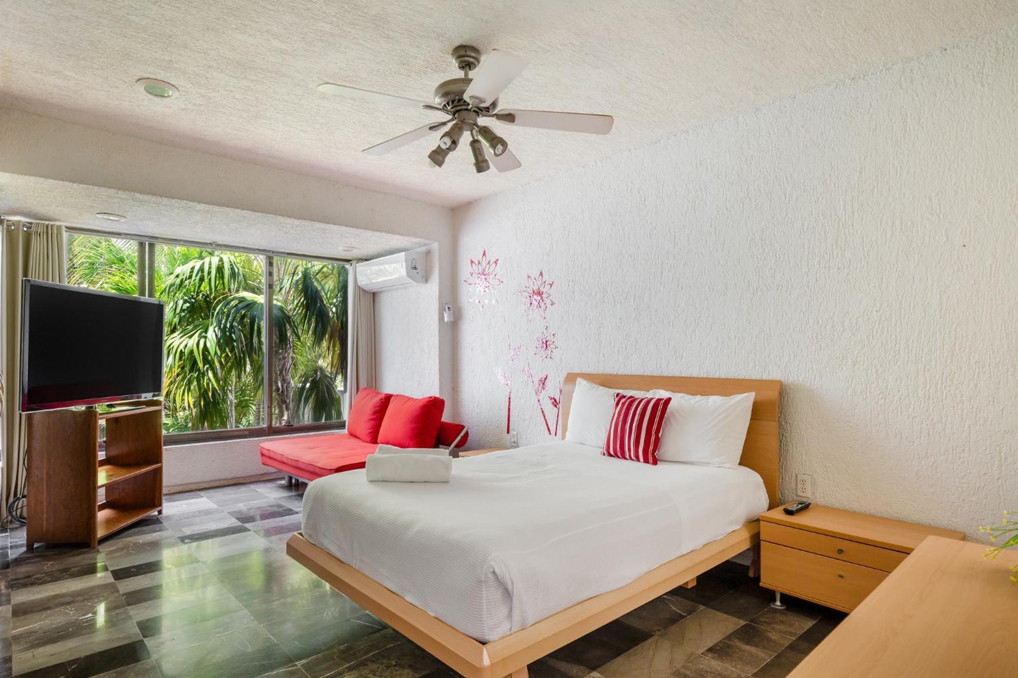 Large House - Walking To Beach - 10 Guests! แคนคูน ภายนอก รูปภาพ