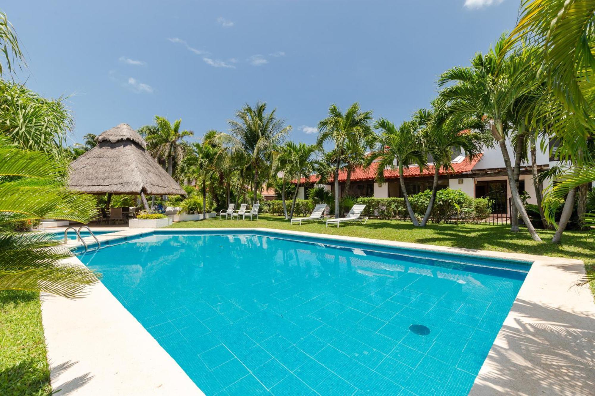 Large House - Walking To Beach - 10 Guests! แคนคูน ภายนอก รูปภาพ