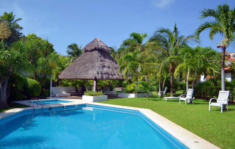 Large House - Walking To Beach - 10 Guests! แคนคูน ภายนอก รูปภาพ