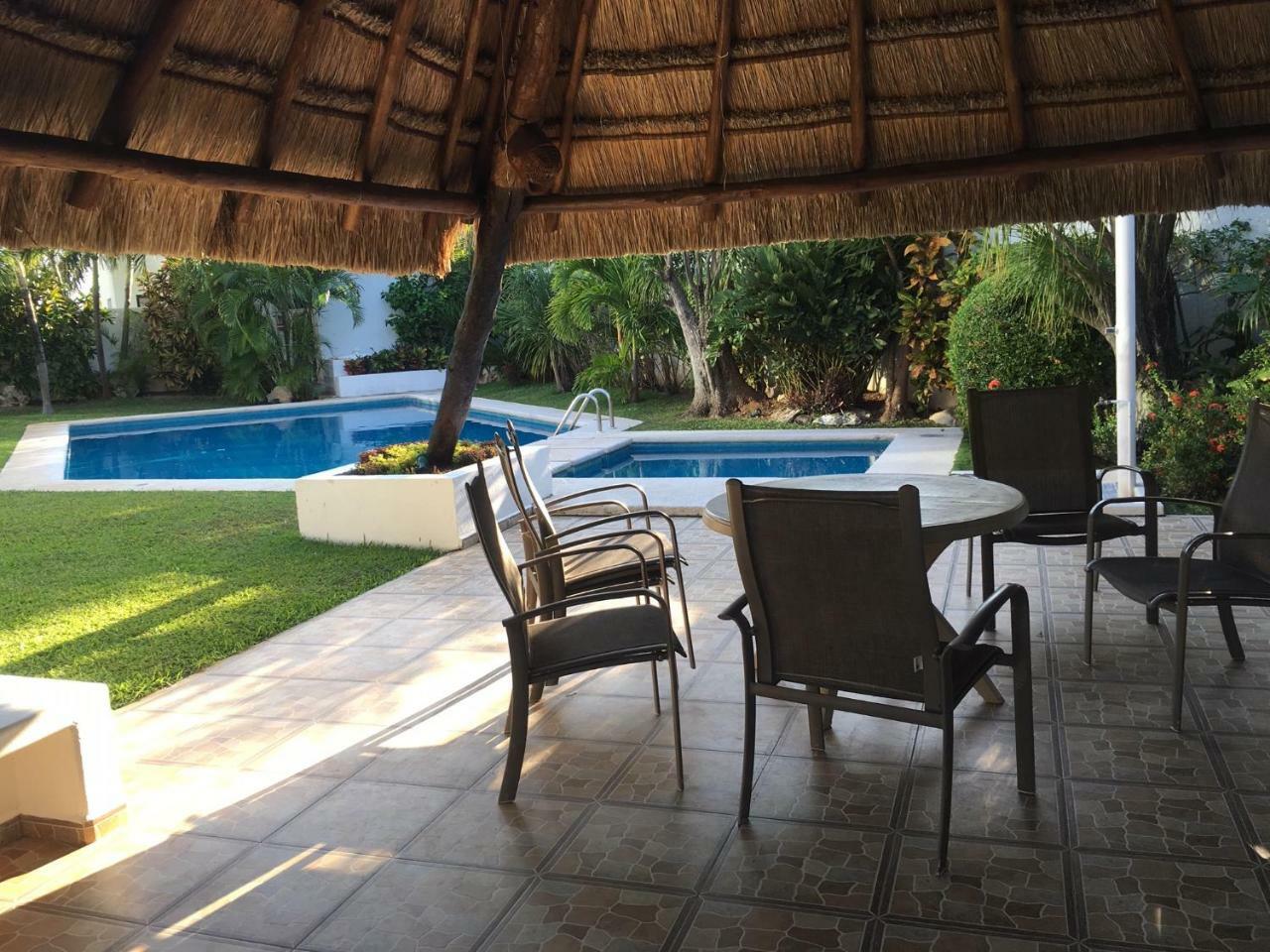 Large House - Walking To Beach - 10 Guests! แคนคูน ภายนอก รูปภาพ