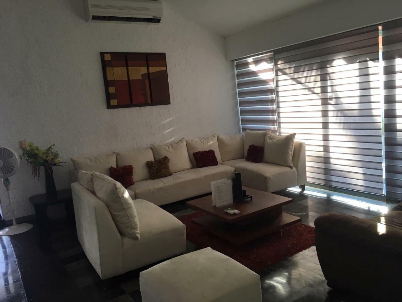 Large House - Walking To Beach - 10 Guests! แคนคูน ภายนอก รูปภาพ