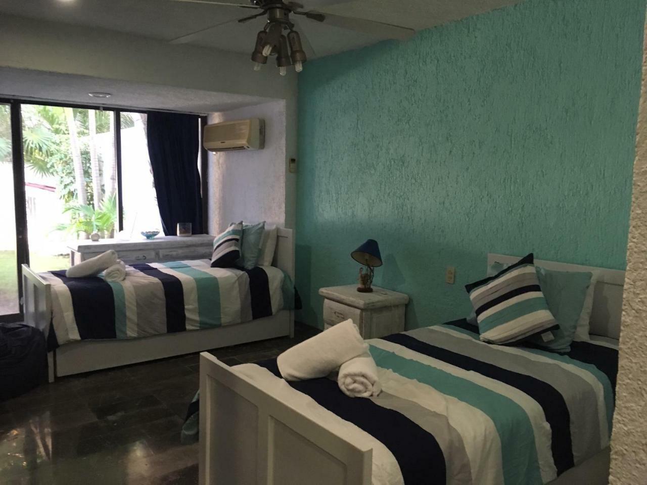 Large House - Walking To Beach - 10 Guests! แคนคูน ภายนอก รูปภาพ