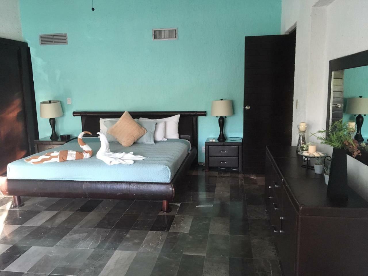 Large House - Walking To Beach - 10 Guests! แคนคูน ภายนอก รูปภาพ